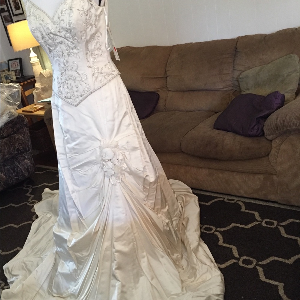 💍 New DEMETRIOS Ivory Wedding DRESS Beaded Floral 6 - Picture 7 of 16